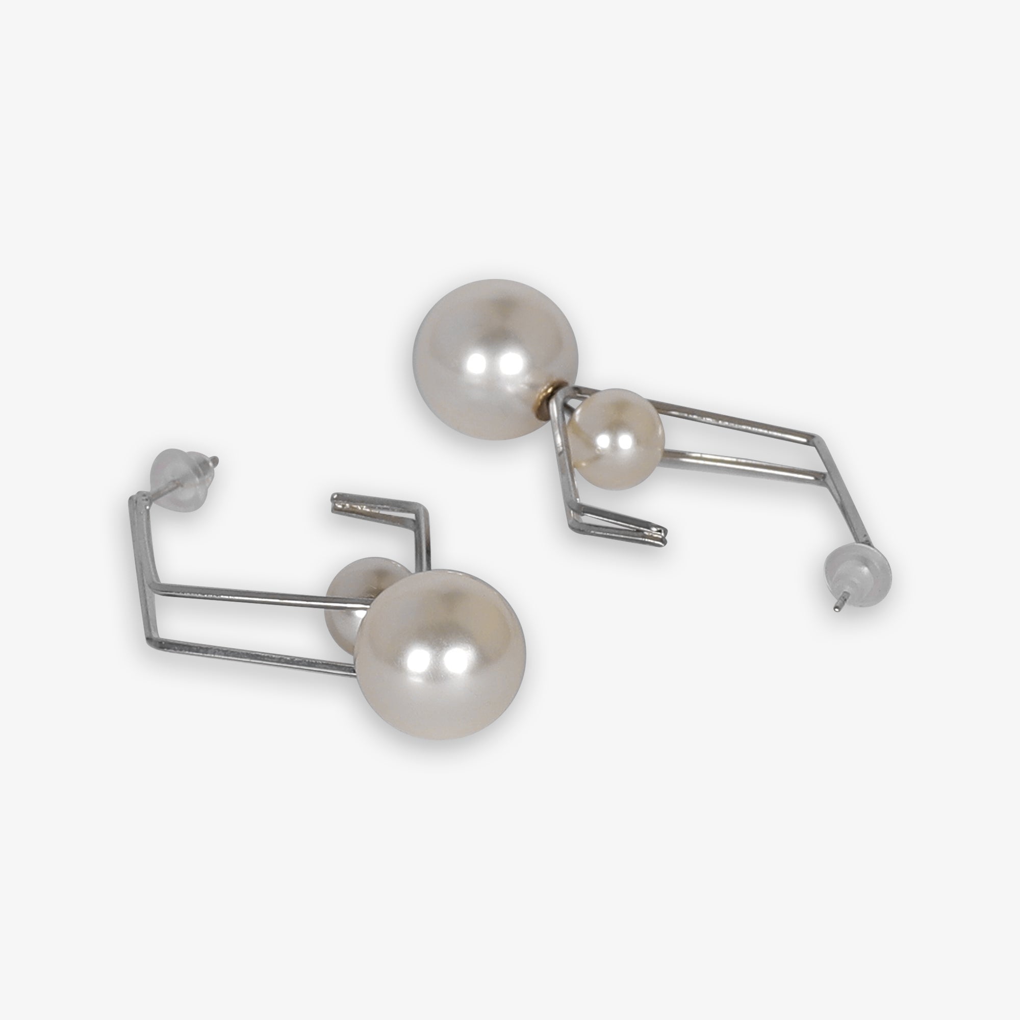 Double Pearl Earrings – Elegant & Timeless Design